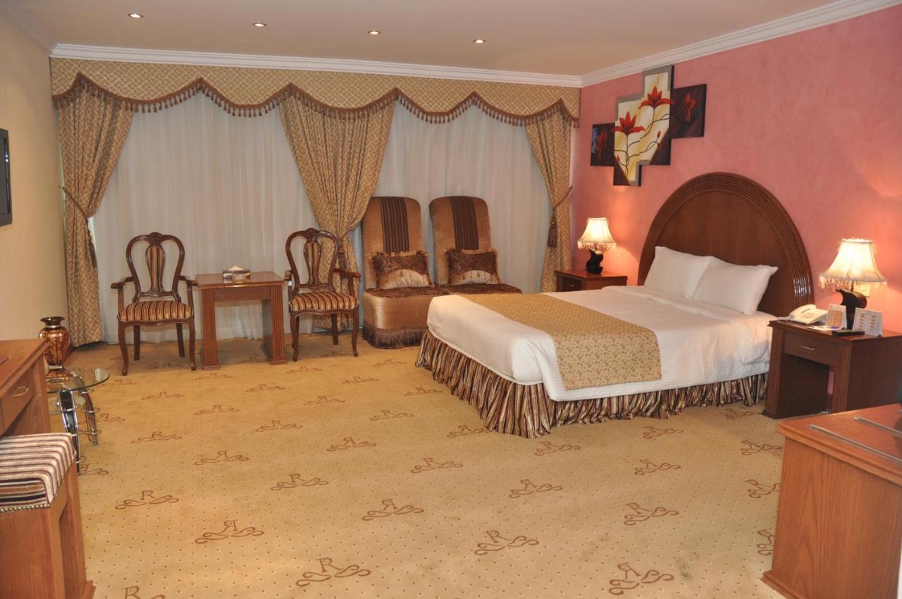 Hotel Di-Palace Riyadh Bagian luar foto