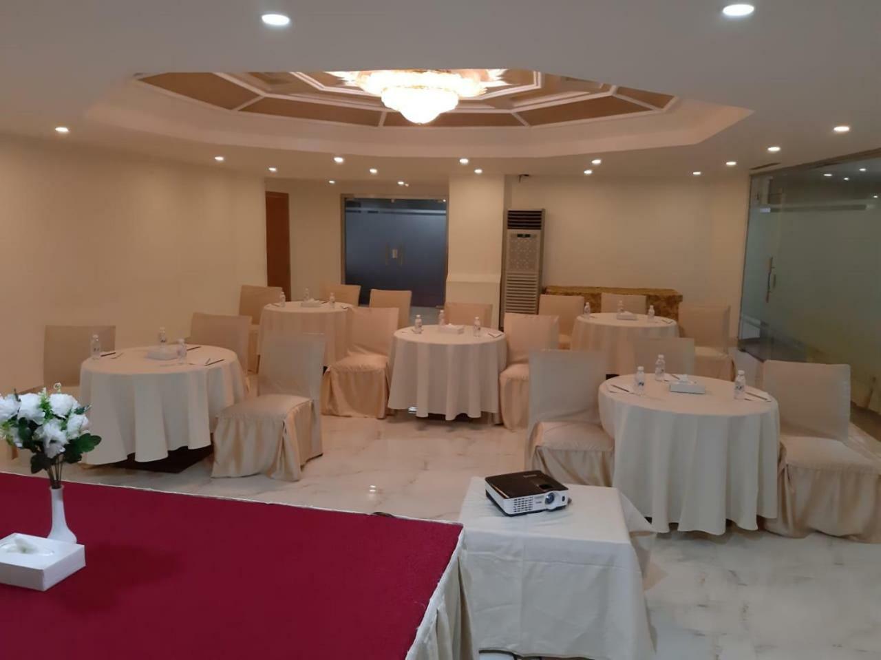 Hotel Di-Palace Riyadh Bagian luar foto