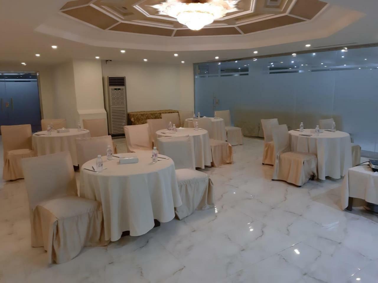 Hotel Di-Palace Riyadh Bagian luar foto
