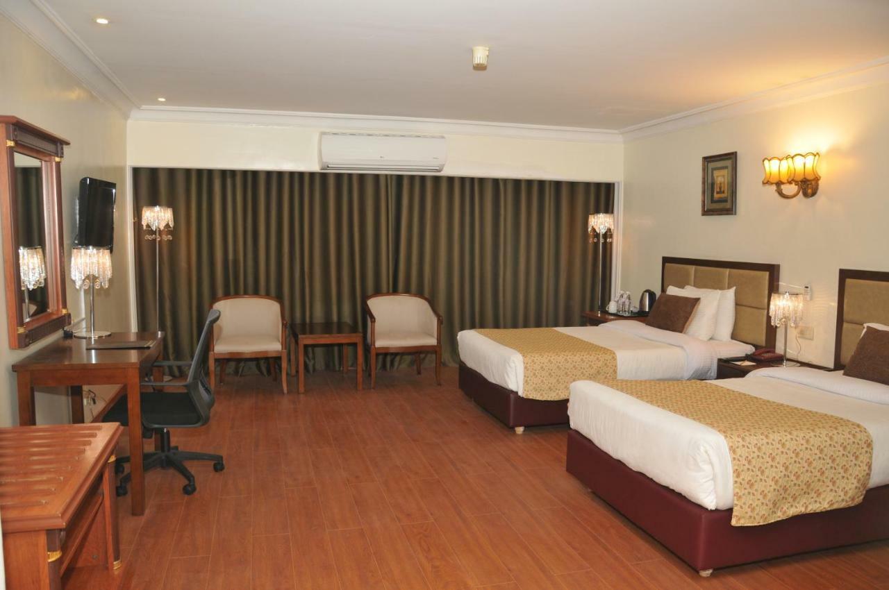 Hotel Di-Palace Riyadh Bagian luar foto