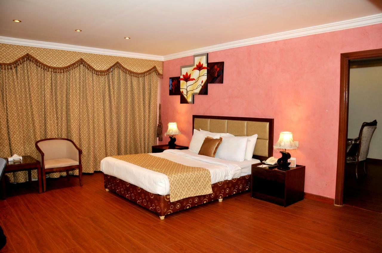 Hotel Di-Palace Riyadh Bagian luar foto