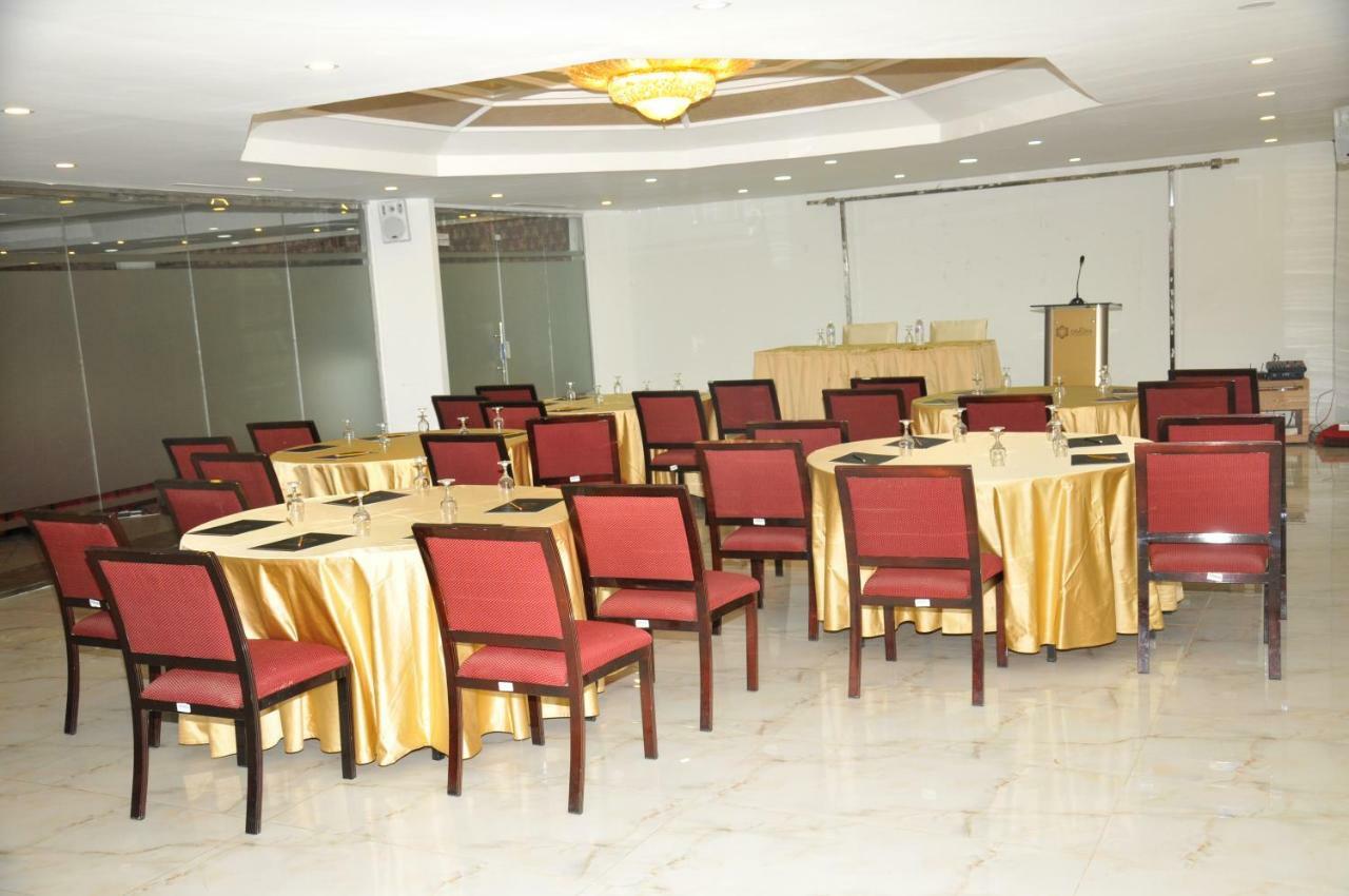 Hotel Di-Palace Riyadh Bagian luar foto