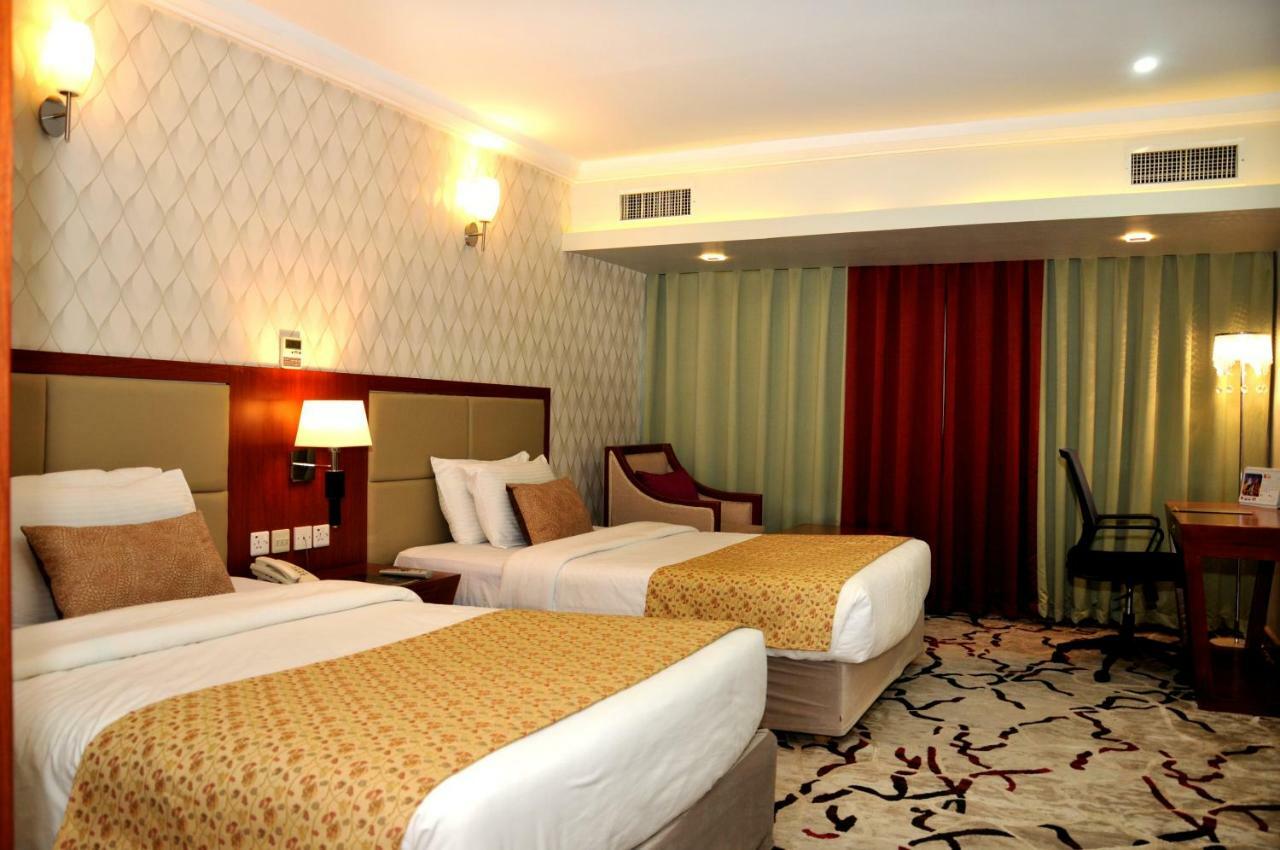 Hotel Di-Palace Riyadh Bagian luar foto